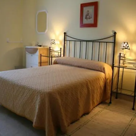 House - 6 Bedrooms With Pool - 00126 *